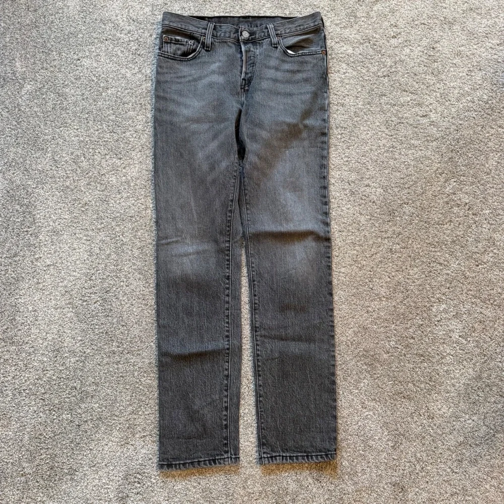 Levis 501 Original Fit Gray Straight Leg Button Fly Denim Jeans W25 L34